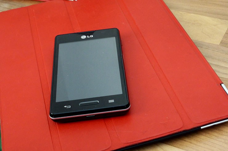 LG-Optimus-L4-II-uživo-test-iz-ruke-(1).jpg